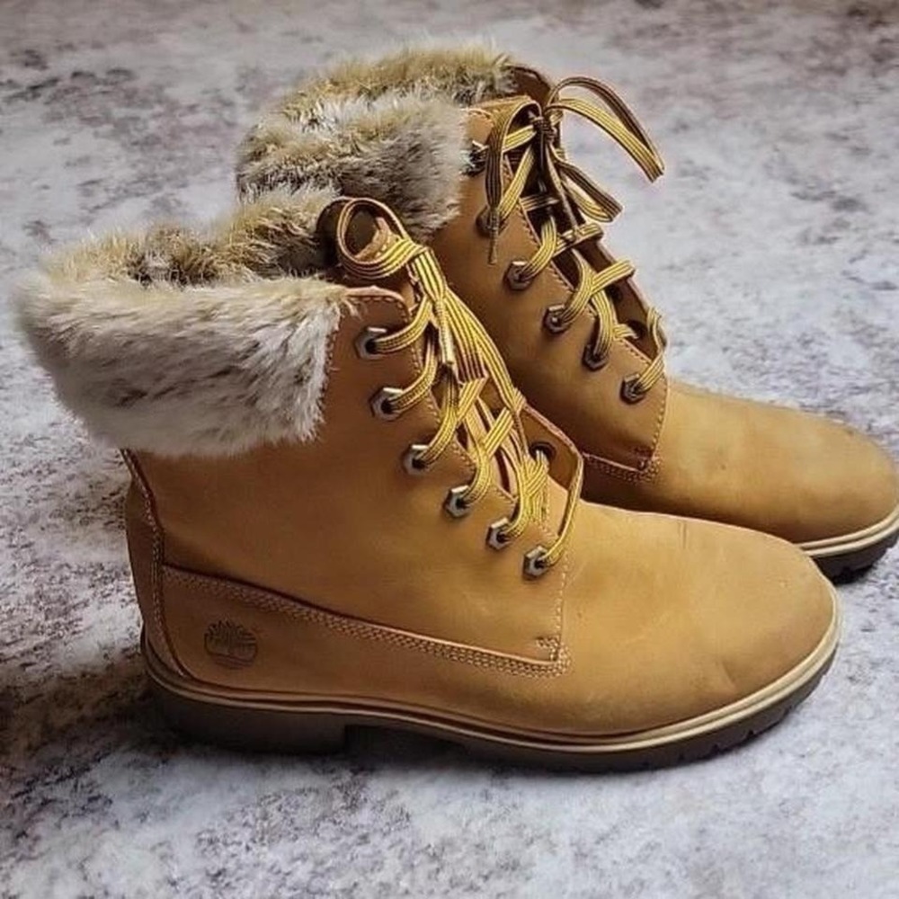 Timberland Jayne Teddy Fur Wheat Nubuck lace up boot size‎ 10 chunky 2000s vibe
